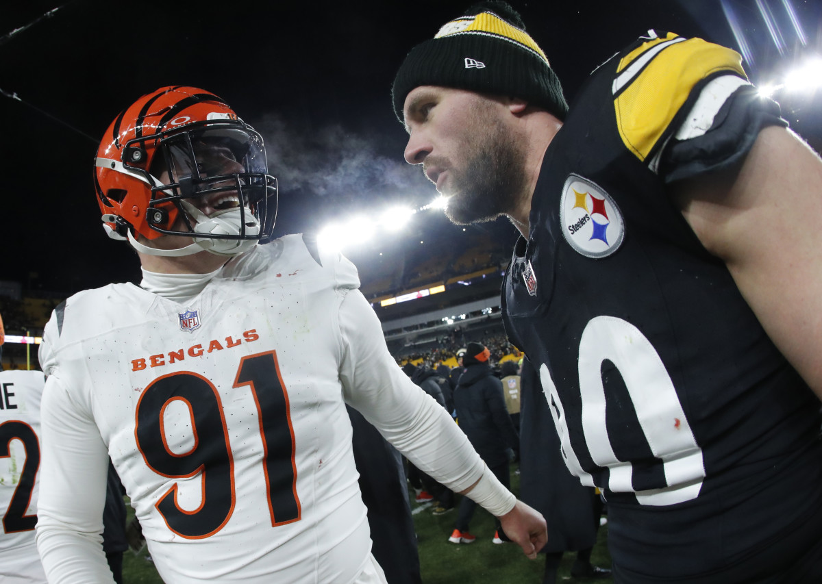 NFL Reacts to Postgame Handshake Between TJ Watt, Trey Hendrickson